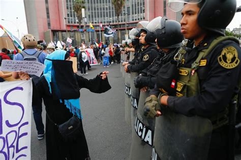 Tercera Toma De Lima Enfrentamientos Entre Manifestantes Y Policías En