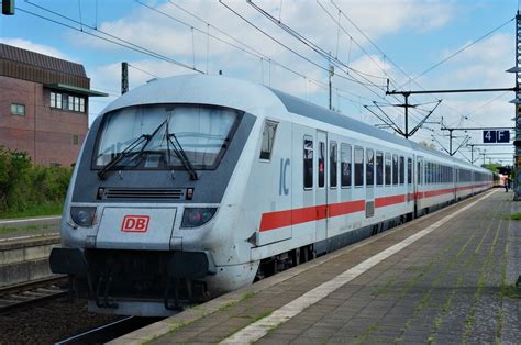 Am Ende Des Ic Hing Ein Ic Steuerwagen Nach Einem Lokwechsel Ging