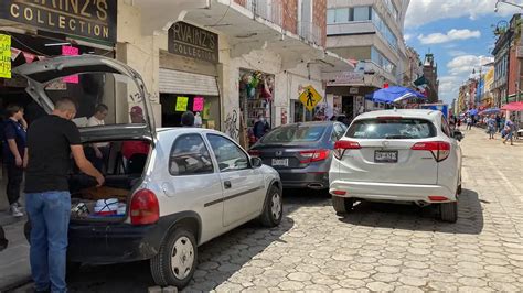 Persiste estacionamiento en doble fila suman más de mil infracciones