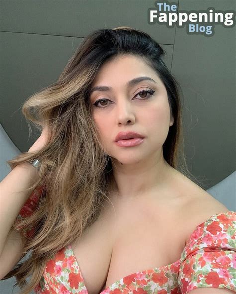 Sarah Azhari Sazarita Nude Leaks Photo TheFappening