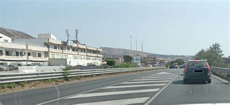 Reggio Calabria Grave Incidente Sulla SS106 Polizia Sul Posto