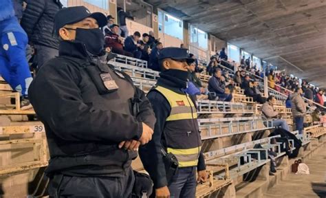 Operativo De Seguridad En Los Estadios Se Demoraron A Personas Por