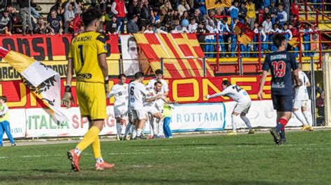 Giornata Positiva Per Le Senesi Di Serie D Vincono Poggibonsi E