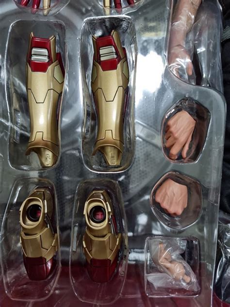 Hot Toys Limited Edition Ironman Tony Stark MMS191 1 6th Scale