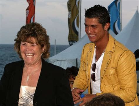 ronaldo mother - Cristiano Ronaldo Photo (13464878) - Fanpop