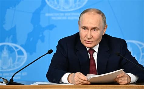 Putin Seen As Making Crony Appointments To Defence Ministry