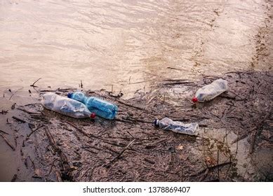 Plastic Garbage River Pollution Environment Concept Foto De Stock