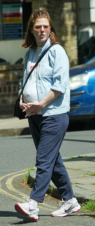 Pregnant Rose Leslie Showcases Her Growing Bump In A White T Shirt