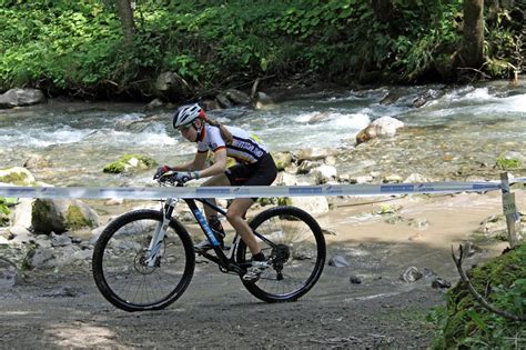 Vier Biker Der Laichinger Alb Gl Nzen Im Nationalteam