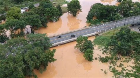 A Gazeta Chuvas Incessantes Causam Alagamentos Em Ruas E Casas No