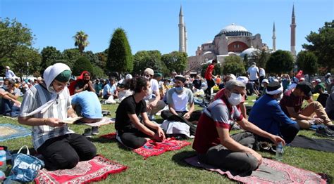 Pierwsze Mod Y W Hagia Sophia Najs Ynniejszy Zabytek Turcji Od Dzisiaj