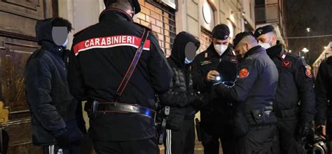 Movida Violenta A Milano 5 Ragazzi Aggrediti Nella Notte Con Coltelli