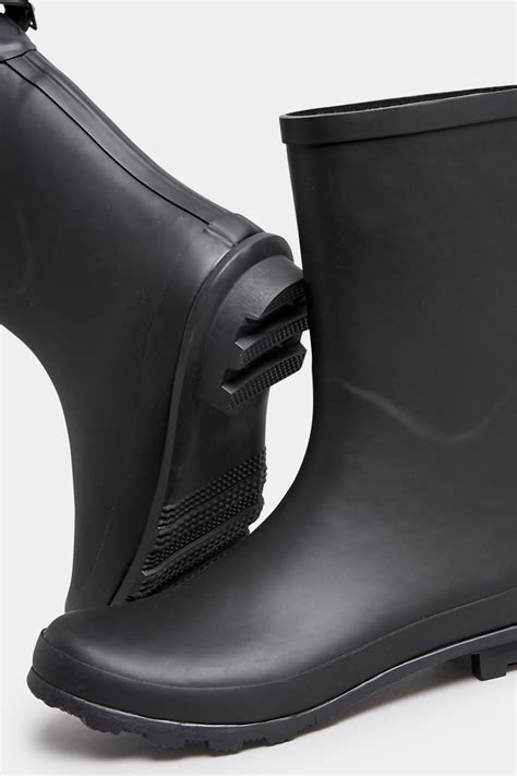 Black Mid Calf Wellies In Wide E Fit Yours Clothing