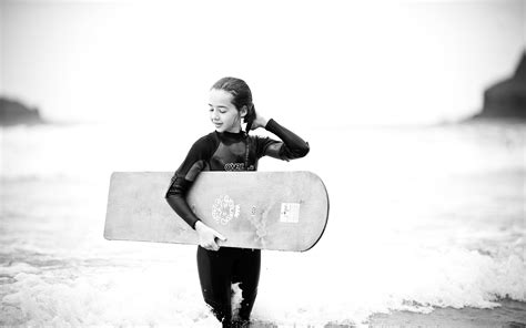 Wallpaper Sea Sitting Girl Photograph Board Black And White Monochrome Photography