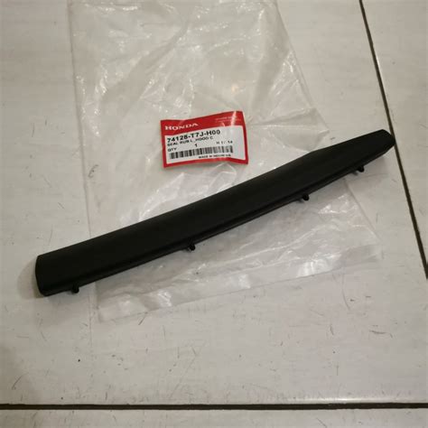 Jual Karet Kap Mesin Bagian Tengah HRV 2015 2021 Original Shopee