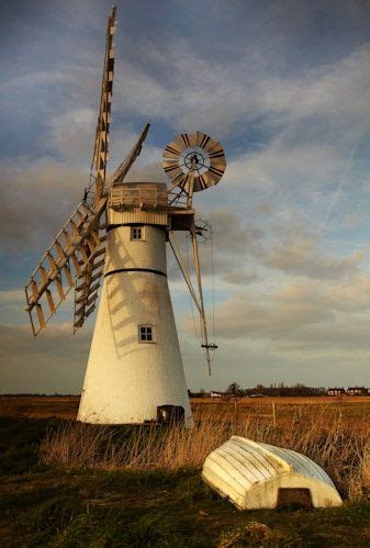 Pin Van Grazi Sem Cau Op Moinhos De Vento Windmolens Gebouwen Molen