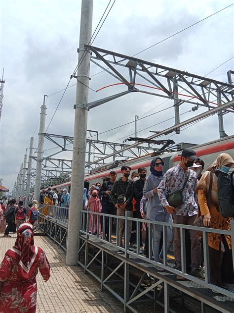 IG Merapi Uncover On Twitter Double Kereta Panjang CommuterLine