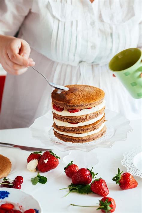 Woman Making The Naked Cake Stock Image Image Of Cherry Brown 89134861