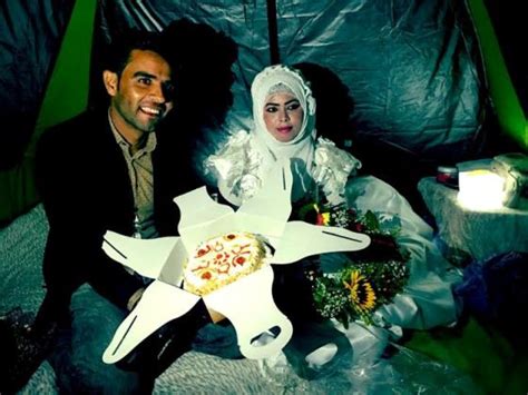 Young Syrian Couple Marry Inside Refugee Camp In Idomeni Greece Photos