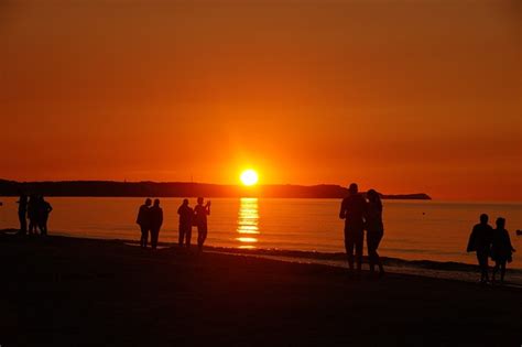 Sunset People On The Beach - Free photo on Pixabay