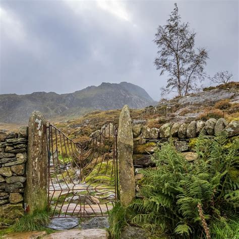 Premium Photo | Snowdonia national park