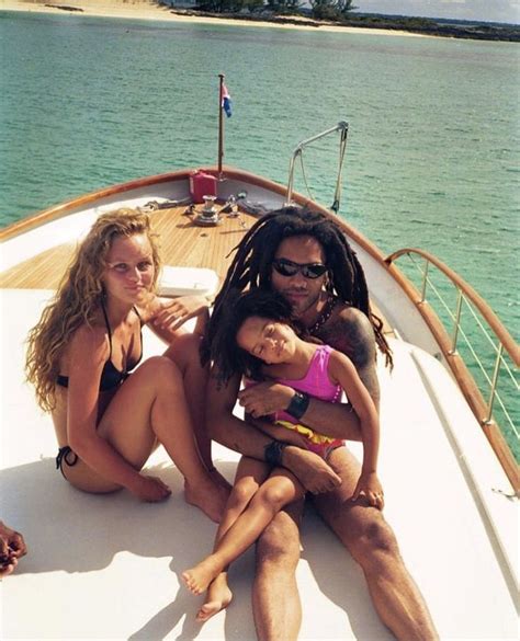 Vanessa Paradis Lenny Kravitz and his daughter Zoë in the Bahamas