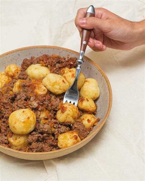 ÑOQUIS DE PAPA RELLENOS DE MOZZARELLA CON SALSA BOLOGNESA Cocineros