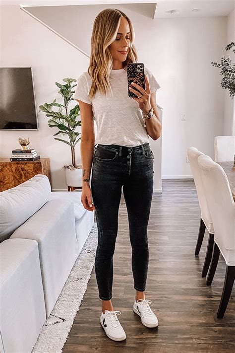 Jeans And T Shirt Outfit Katherin Freed