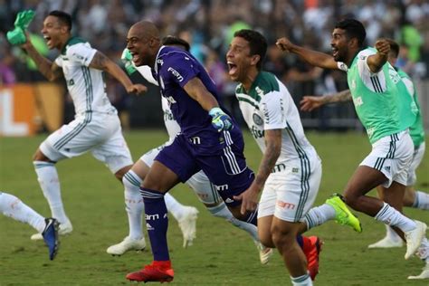 Campeonato Brasileiro De Futebol Palmeiras Derrota O Vasco E Conquista