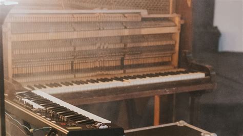 Acoustic Vs Digital Pianos The Pros And Cons — Musicnotes Now