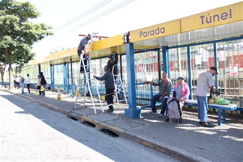 Pontos de ônibus do município recebem serviços de revitalização