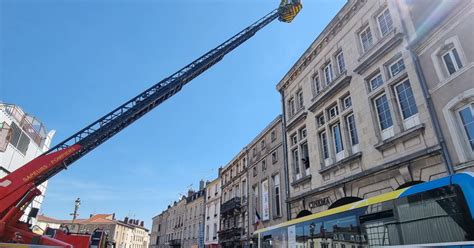 Photos Incendie au cinéma de Pont à Mousson les pompiers déploient