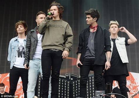 One Direction Split Up And Take Two Private Jets Out Of Glasgow Daily