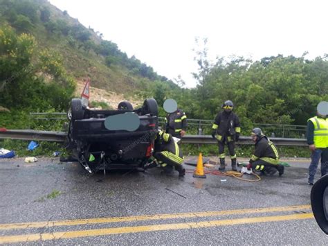 Incidente Sulla Cassino Formia Auto Si Ribalta Passeggeri Miracolati