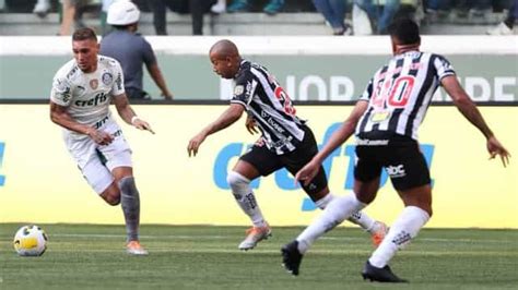 Palmeiras E Atl Tico Mg Empatam E Deixam Corinthians Na Lideran A Do