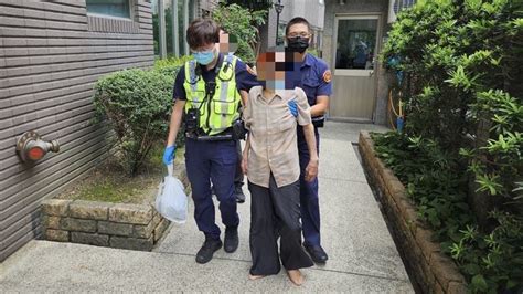 見老翁路邊失禁 海山暖警當自己阿公幫清洗換衣護送回家 社會 三立新聞網 Setncom