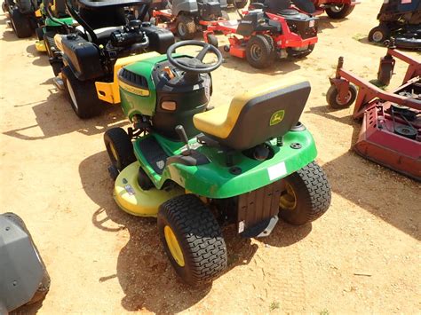 John Deere D105 Riding Lawn Mower