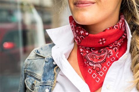 6 Ways To Follow The Bandana Trend Fiftytwothursdays How To Wear