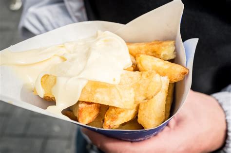 We Lieten Een Rasechte Belg Vlaamse Friet Recenseren In Amsterdam Vice