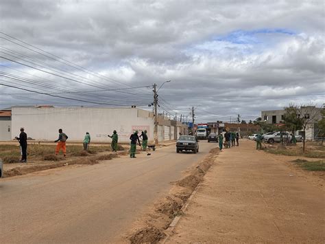 Prefeitura de Juazeiro realiza mutirão de limpeza no bairro Monte