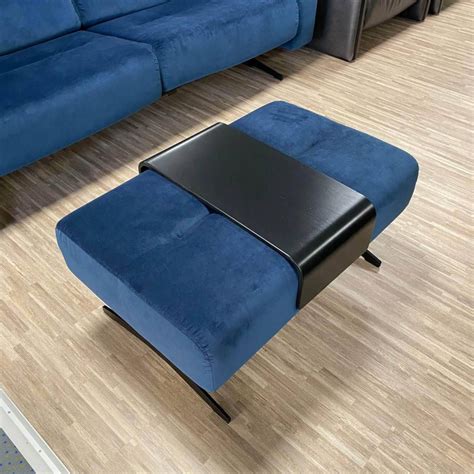 Hocker Stella Stoff Rose Blue Fuß Schwarz Matt mit Ablage Holz Schwarz