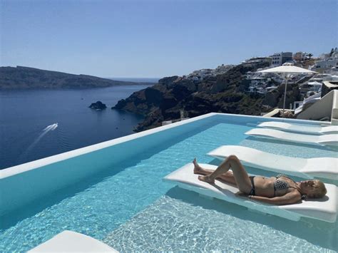 The Best Swimming Pools At Santorini Hotels GreekReporter