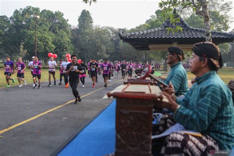 Lari Marathon 42k Digelar Peringati Hari Jadi Yogyakarta Ke 267 Antara News