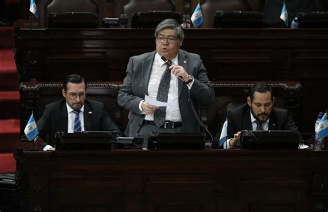 Ministro de Gobernación concluye las 20 preguntas básicas en su