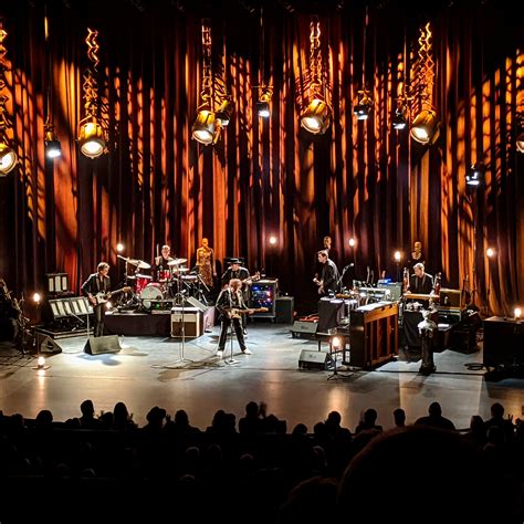 The Beacon Theatre schedule features legendary rock performances 27