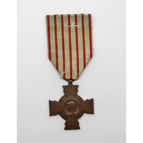 French Ww Croix Du Combattant Cross Medal