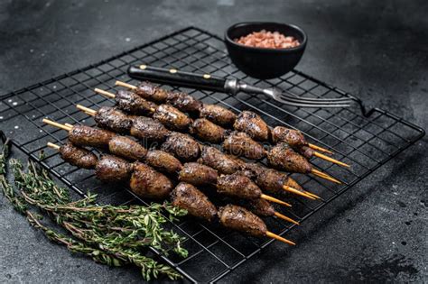 Kebab Shish A La Parrilla Con Corazones De Pollo A La Parrilla Fondo