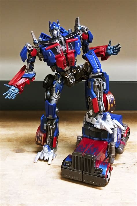 Studio Series Optimus Prime Custom Paint R Transformers Off