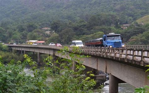 Obras da ponte sobre o rio Itajaí Açu na BR 470 entre Apiúna e Ibirama