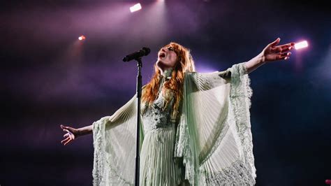 Florence The Machine Thank Brisbane Crowd At End Of Dance Fever Tour